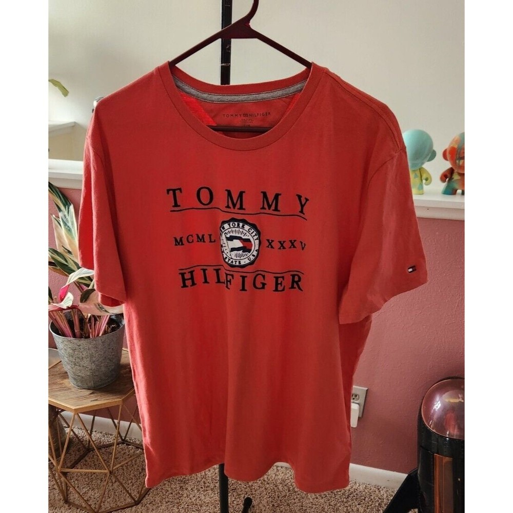 Tommy Hilfiger Tee T-Shirt Red Size L 90s Style - Raised Velvet Text - Men's